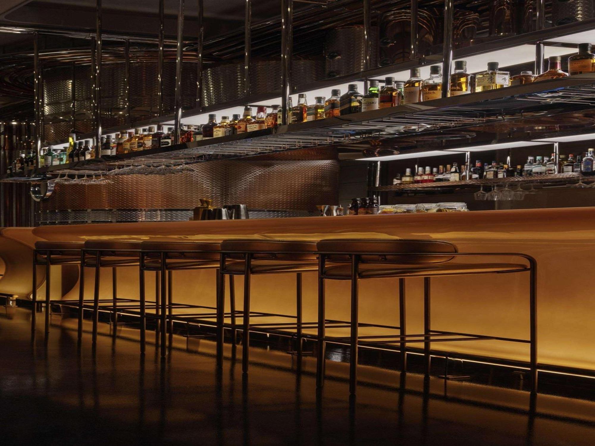 So/ Uptown Dubai 호텔 외부 사진 The bar at the RITZ