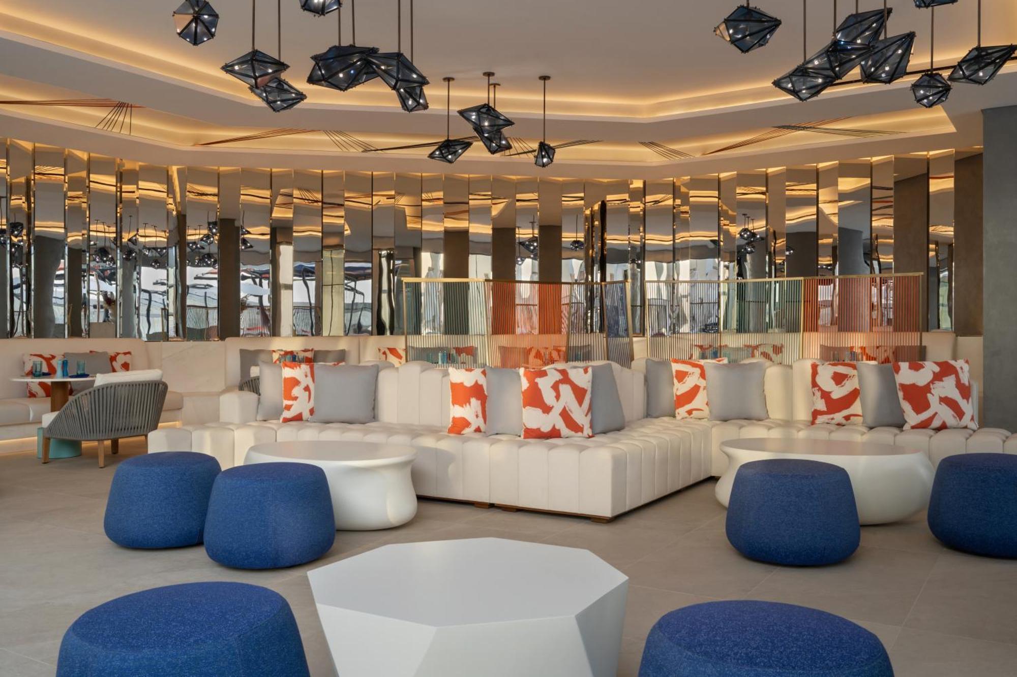 So/ Uptown Dubai 호텔 외부 사진 The lounge at the airport